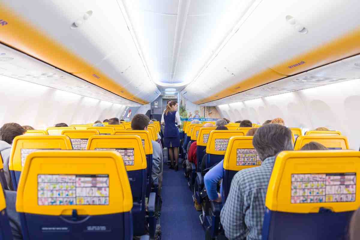 interno di un volo ryanair