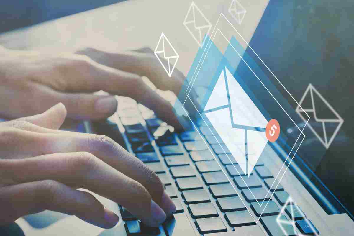 azione di phishing via email