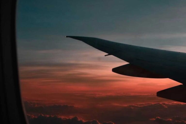 Vacanze di Natale prezzi fuori controllo aerei