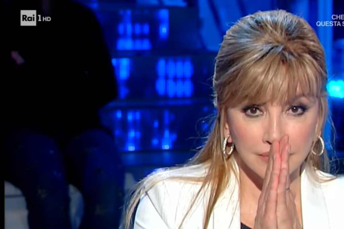 Milly Carlucci si mette a nudo